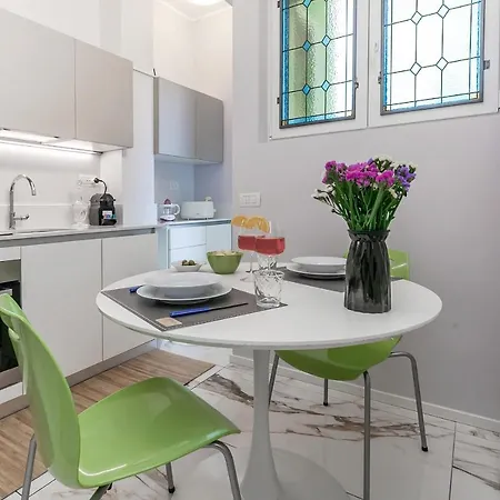 Butterfly Gate Apartment Milan Exterior photo