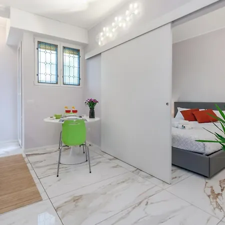 Butterfly Gate Apartment Milan Exterior photo